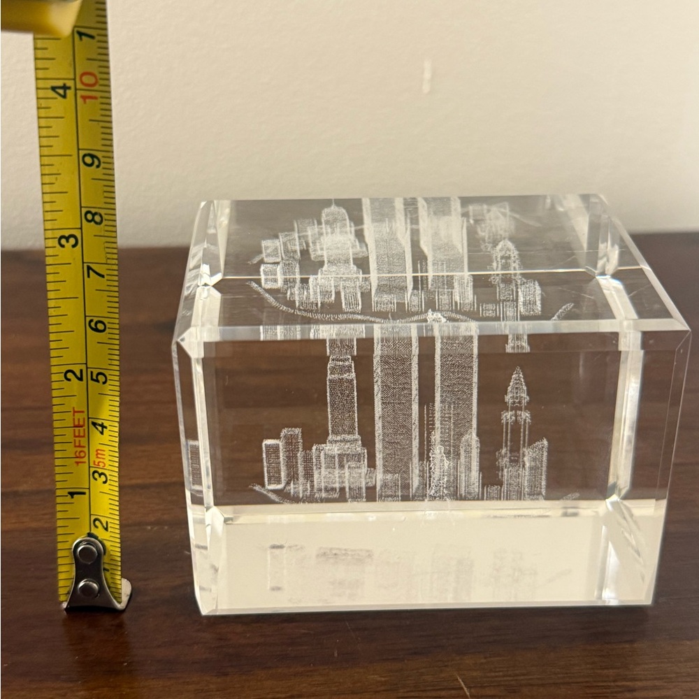 World Trade Center NYC Twin Towers Etched Glass 3D Memorial Paperweight - Picture 12 of 13